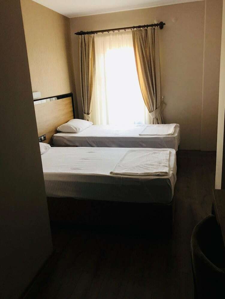S�vari Hotel