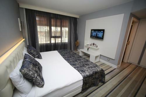 Grand Nora Hotel