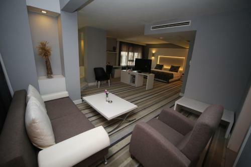 Grand Nora Hotel
