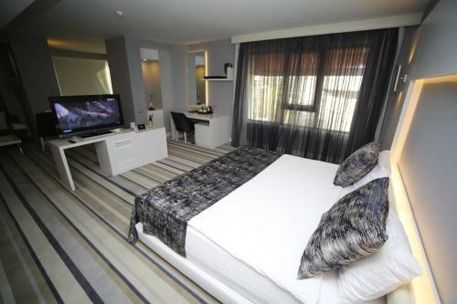 Grand Nora Hotel