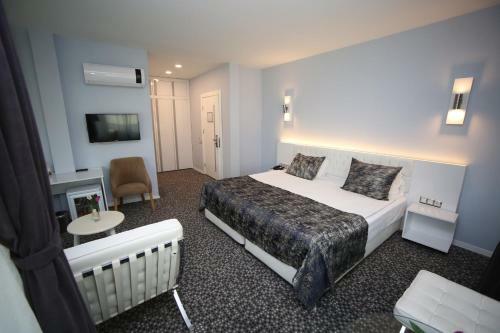 Grand Nora Hotel