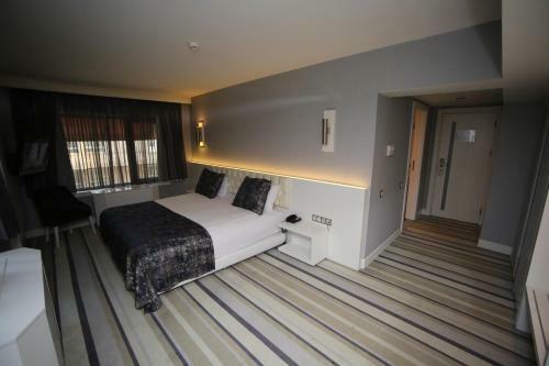 Grand Nora Hotel