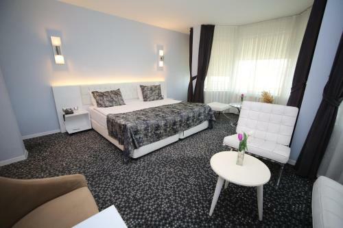 Grand Nora Hotel