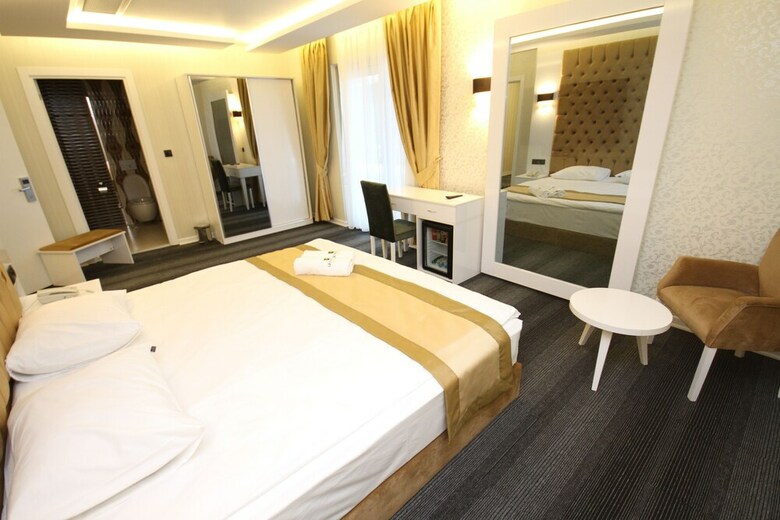 Grand Silay Hotel
