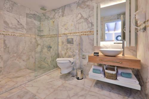 Kalkan Saray Suites Hotel
