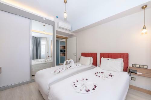 Theluna Suite Hotel