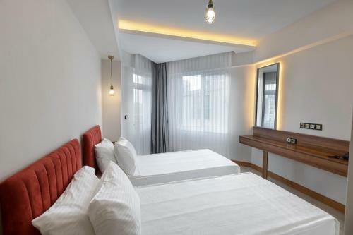 Theluna Suite Hotel