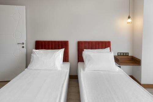 Theluna Suite Hotel