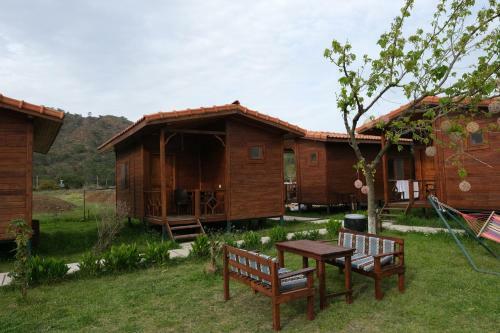 �irali Natural L?fe Bungalows Hotel