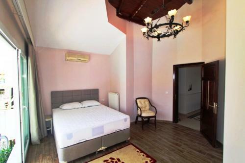 Villa Center