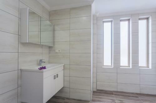 Orka Moderno Luxury Villa
