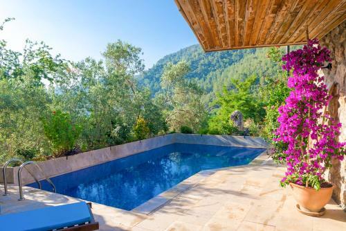 Kinali Villa Sleeps 6 Pool Air Con Wifi