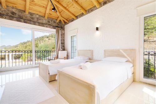 Keciler Villa Sleeps 8 With Pool Air Con And Wifi