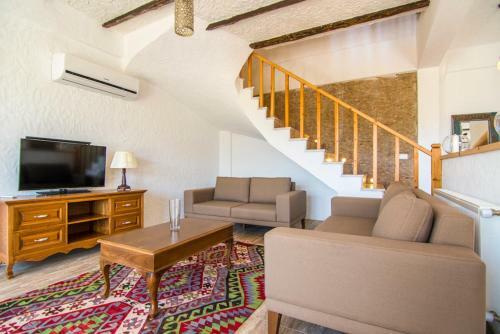 Keciler Villa Sleeps 6 With Pool Air Con And Wifi