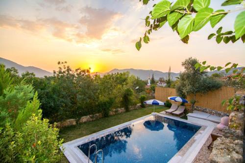 Keciler Villa Sleeps 6 With Pool Air Con And Wifi