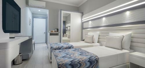 Hotel Blue Marlin Deluxe Spa & Resort
