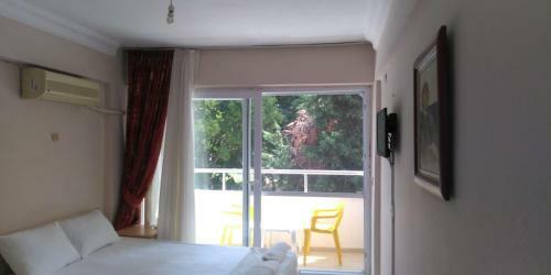 Selina Hotel