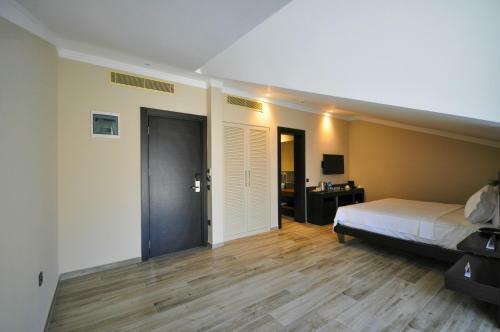 Resa Hotel G�cek