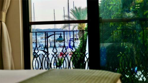 Resa Hotel G�cek