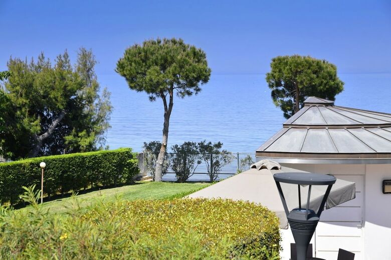 Hotel Poseidon Palace