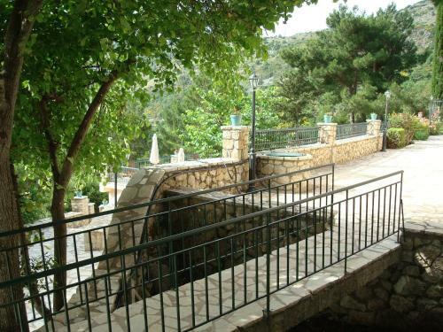 Merlot Village 2