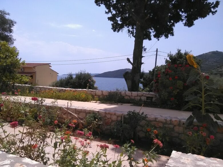 Mikros Gialos Apartments