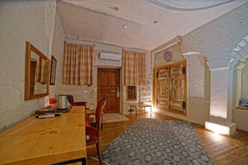 Hotel Taru Cave Suites