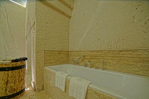 Hotel Taru Cave Suites