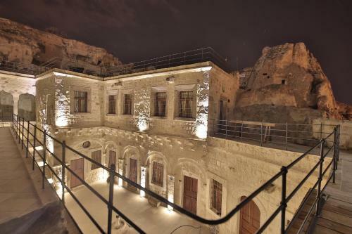 Hotel Taru Cave Suites
