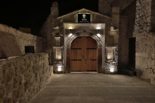 Hotel Taru Cave Suites