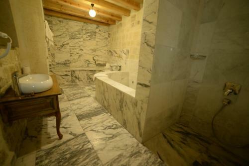 Crassus Cave Hotel