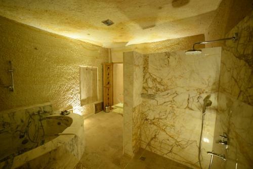 Crassus Cave Hotel