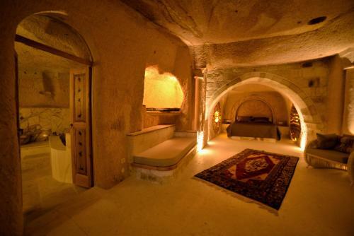 Crassus Cave Hotel