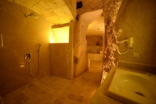 Crassus Cave Hotel