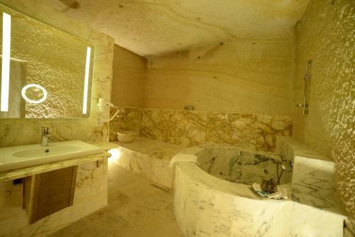 Crassus Cave Hotel
