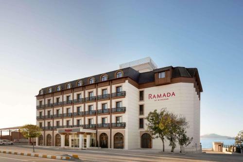 Hotel Ramada By Wyndham Van