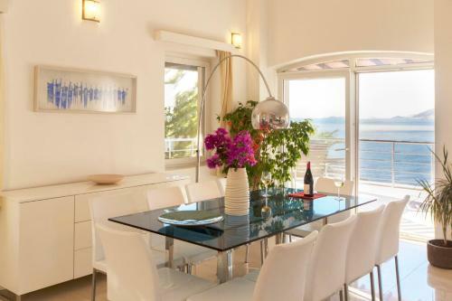 Yenikoy Villa Sleeps 10 Pool Air Con Wifi