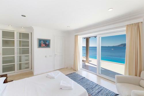 Yenikoy Villa Sleeps 10 Pool Air Con Wifi
