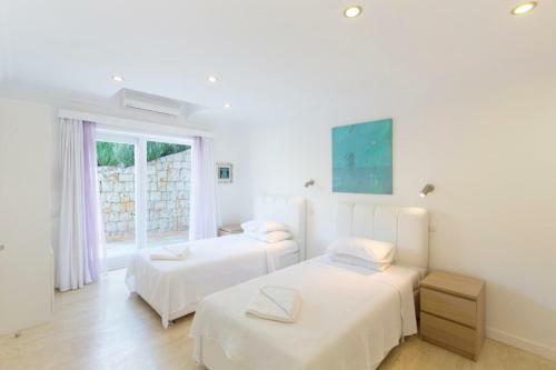 Yenikoy Villa Sleeps 10 Pool Air Con Wifi