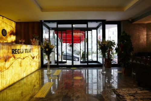 The Life Hotel & Spa