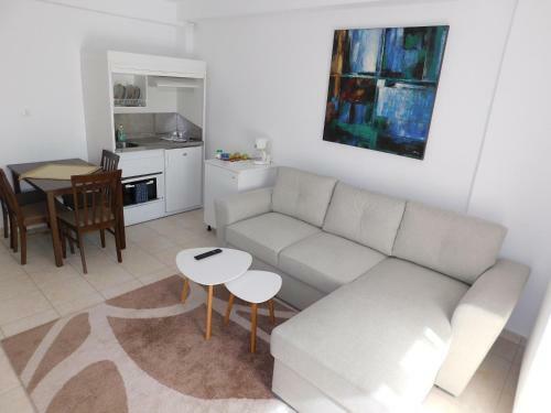 Elatos Apartments