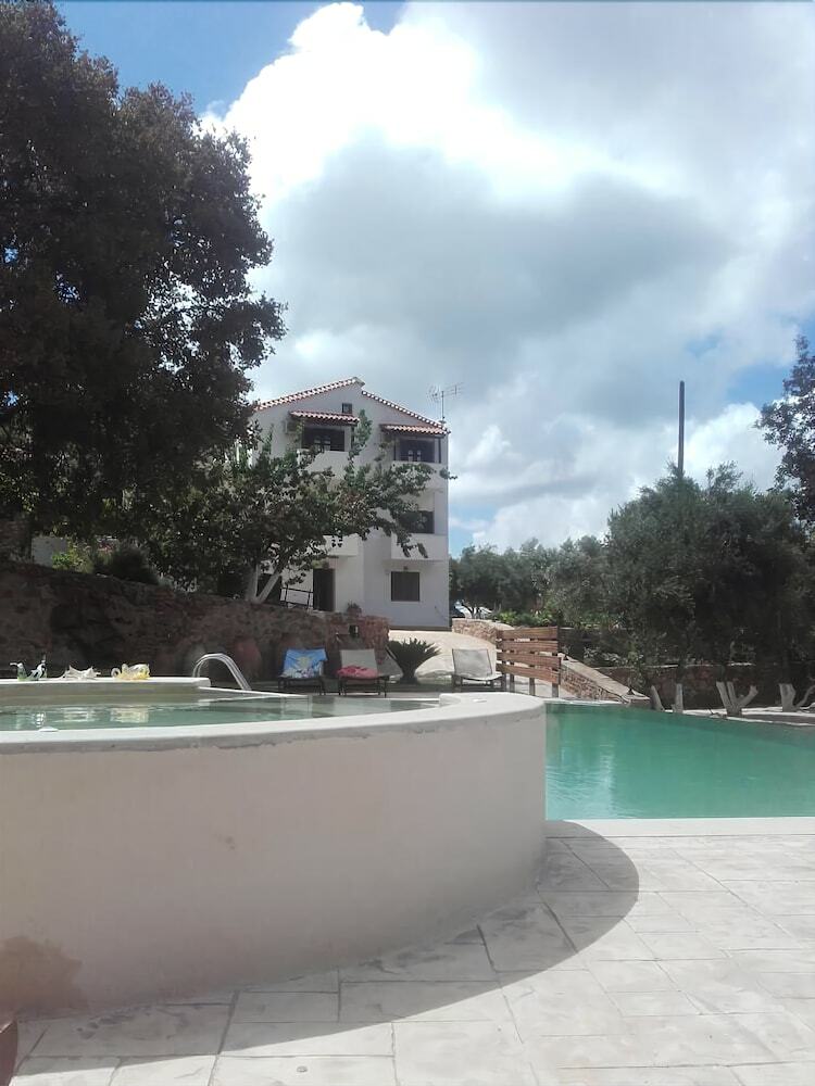 Apartamentos Ellinospito