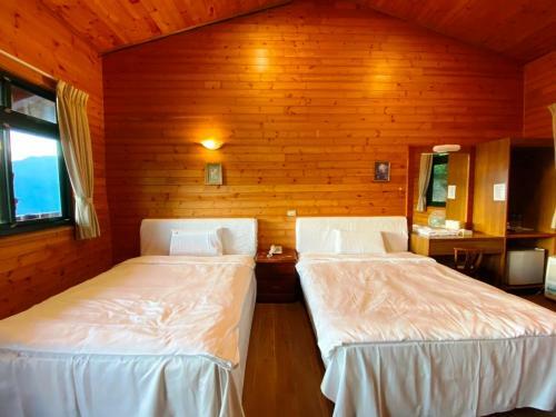 Cloud Falls Resort