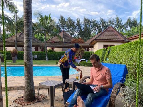 Hotel Ahadi Lodge