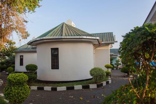 Hostal Room In Bb - Amazing Accommodation In Arusha Furaha Lodge