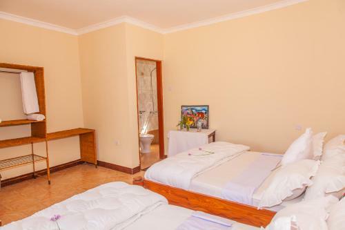 Hostal Room In Bb - Amazing Accommodation In Arusha Furaha Lodge