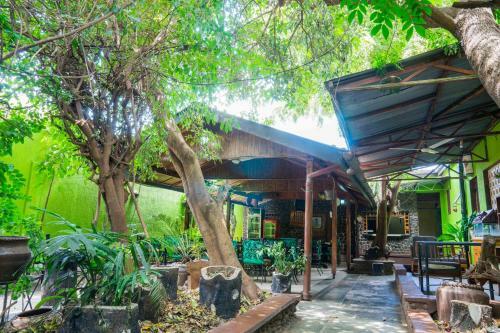 New Siesta Hotel