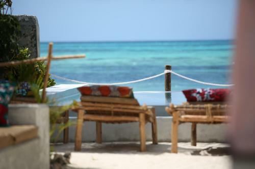Hotel Joya' Beach Suites & Villa