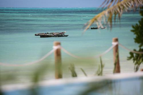 Hotel Joya' Beach Suites & Villa