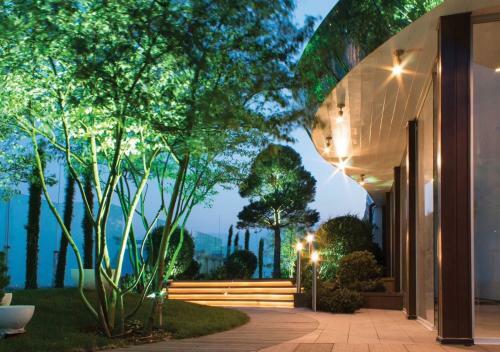 Royal Tower Vip Smart Apartments 4